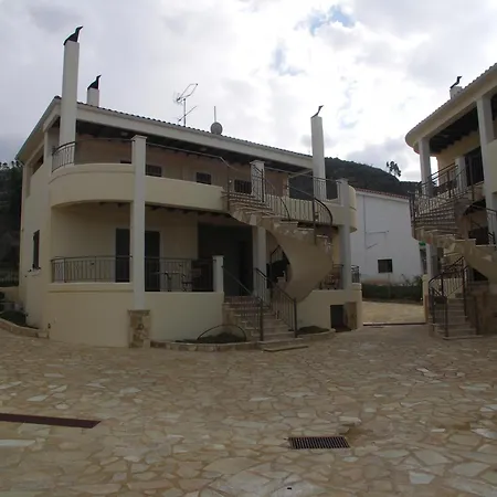 Kallisti διακοπτό-καλάβρυτα Apart Otel Diakopto